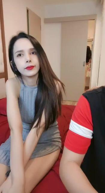 异国女团  俄罗斯混血-泷泽萝拉  阴户特别  凹进去的 两炮干得男优满头大汗 小女也爽透了