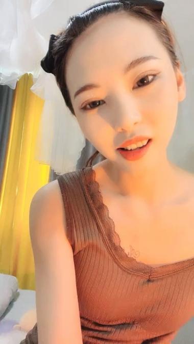 极品颜值御姐范美女  极品蝴蝶逼  全裸洗澡 再看逼逼掰开很粉红