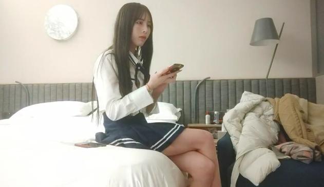 网红主播兼职下海  近期颜值排的上号的极品女神  榜一大哥打赏再多  不如自食其力 玉体娇嫩精彩劲爆