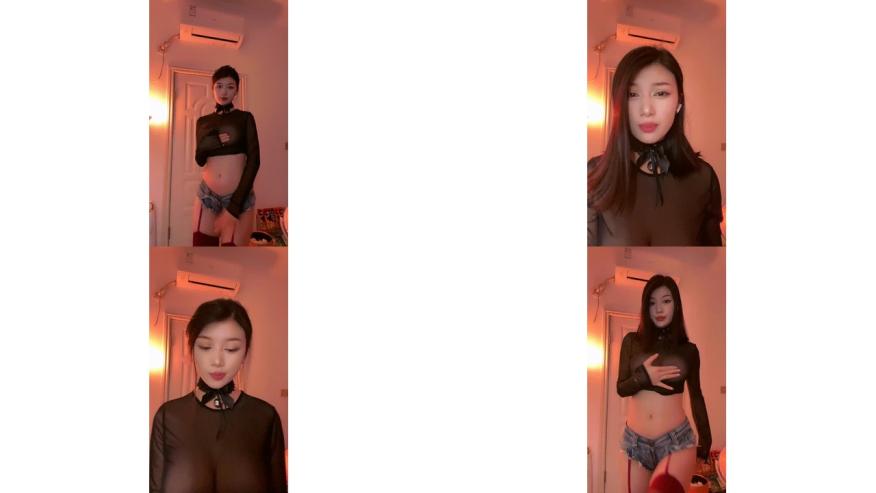 空姐型耶风韵犹存大熟女，逼黝黑黝黑的，里面却是粉红的穴肉，一番巧言花语下，撩起衣服1110