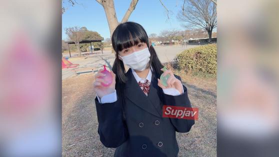 初次拍摄脸露出！抱着淫乱梦袋天然G杯的极品女大学生！