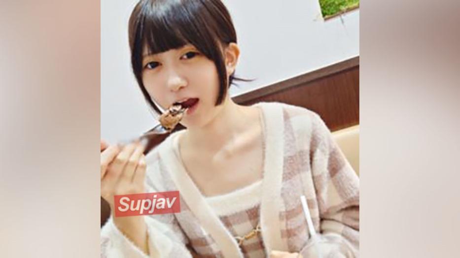 娇小、雪白肌肤、pure又好奇心旺盛的18岁女大学生，初次性爱自拍就初次内射！-3