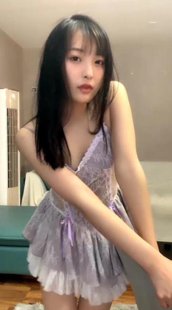 【黄播界小痞幼】超高颜值纯欲系美女，吊带短裙跳小骚舞，脱光光掰开多毛骚穴，特写揉搓阴蒂，浪叫呻吟很是诱惑