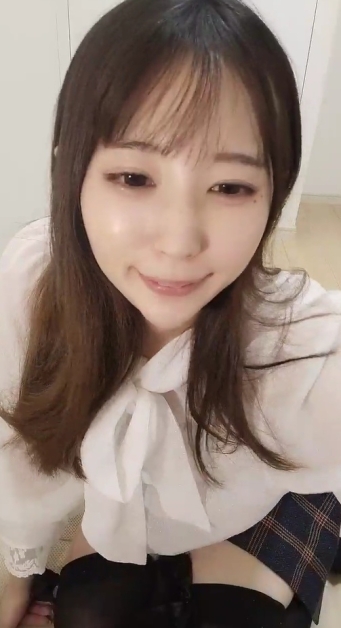 【初音美玲】，重金邀请知名女优，粉丝圆梦之夜，22岁极品美女，搔首弄姿配合听话