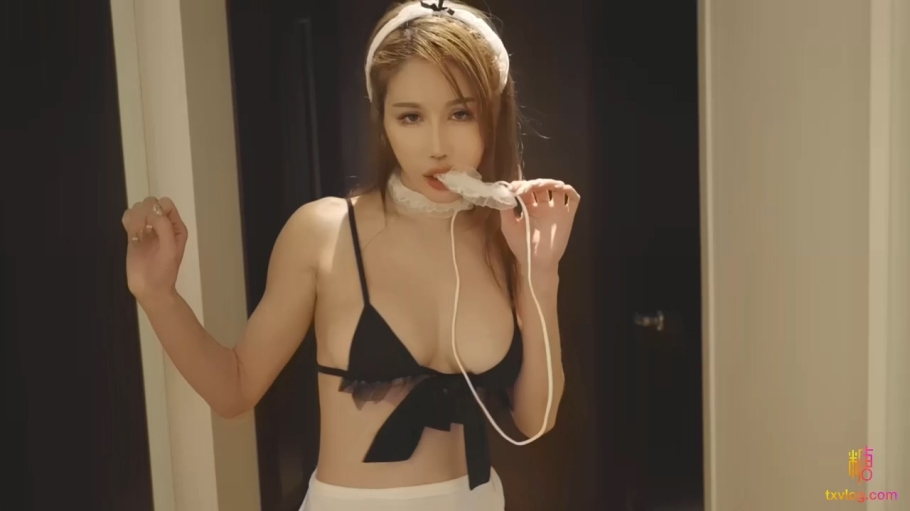 ✿绝色佳人✿ 台湾究极梦幻粉乳女神▌辛尤里▌帮闺蜜剃毛光滑湿嫩蜜穴 震动棒玩弄鲜鲍 娇吟迭荡起伏香艳无比
