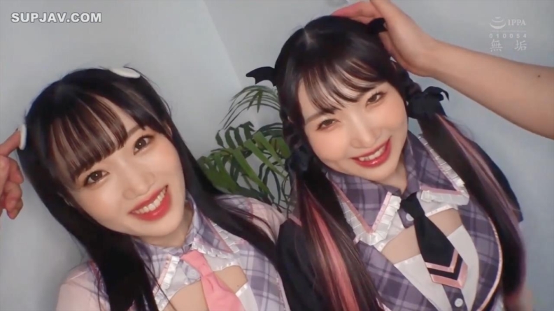 重口味预警拳交美腿女王周晓琳，长相一般，玩的就重口骚穴洞口真大 拳头都能插进去，拳头大的巨物塞进菊花，带屎出来