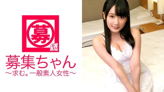 21岁游乐园玩偶演员绫酱，工作难维生，为赚“性生活费”拍AV，拼命吸吮肉棒、舔肛，被巨根插入大量潮吹