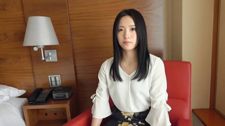 【首次拍摄】香里奈 20岁 公司职员